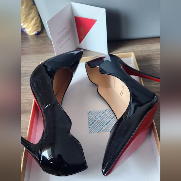 Louboutin shoes - Picture 2 of 6